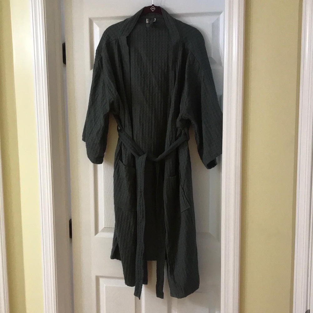 NWOT Bathen waffle robe